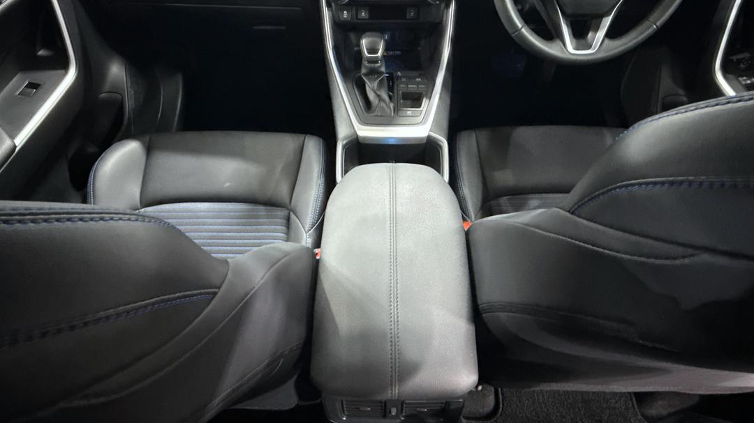 2022 Toyota RAV4 Xse (2WD) Hybrid, Automatic, 35441 km, Center Console