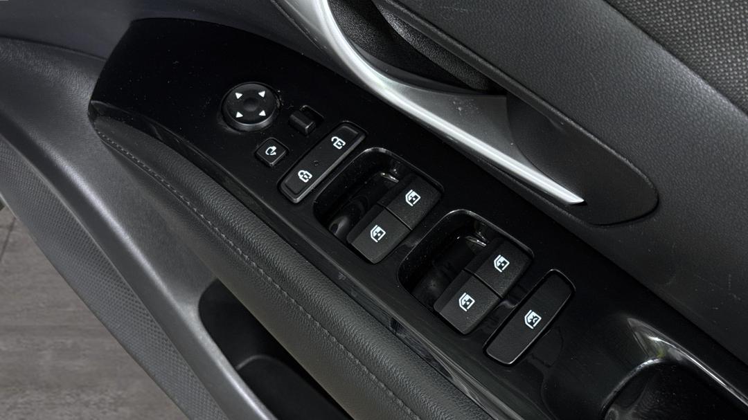 2022 Hyundai Tucson Elite (AWD), Automatic, 56324 km, Drivers Side Door Panel Controls