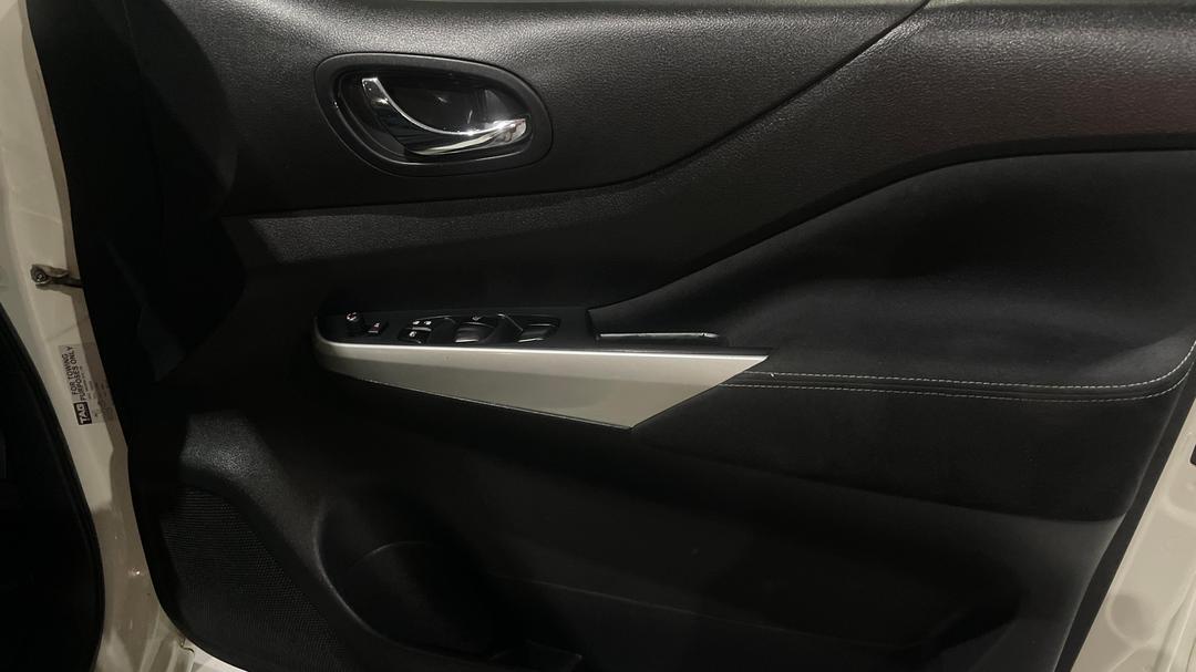 2018 Nissan Navara St-X (4x4), Automatic, 82330 km, Speaker View