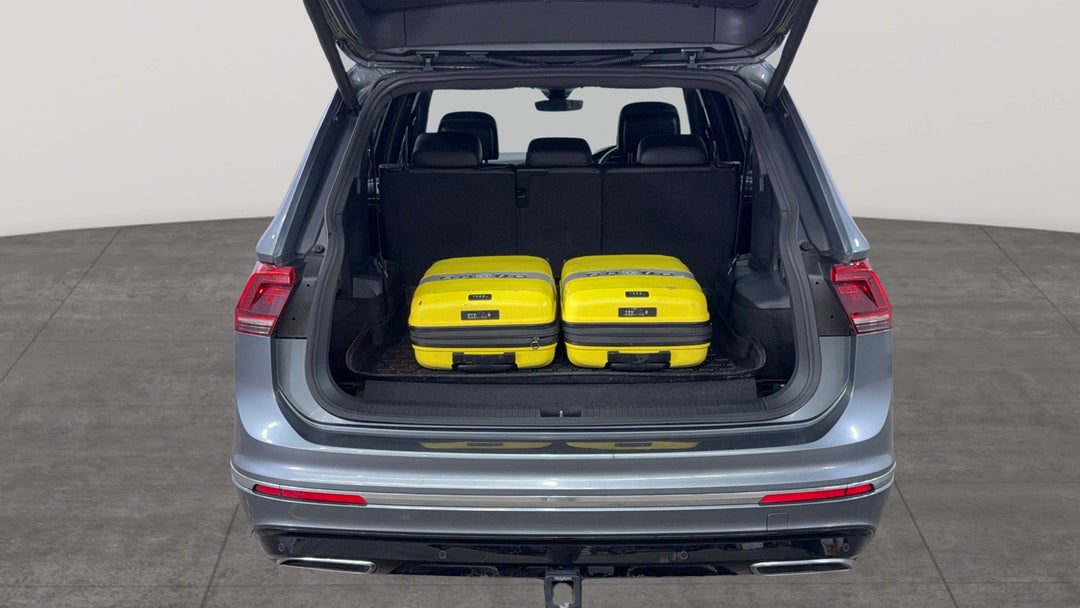2018 Volkswagen Tiguan Allspace 162 Tsi Highline, Automatic, 99063 km, Boot Inside View with Luggage