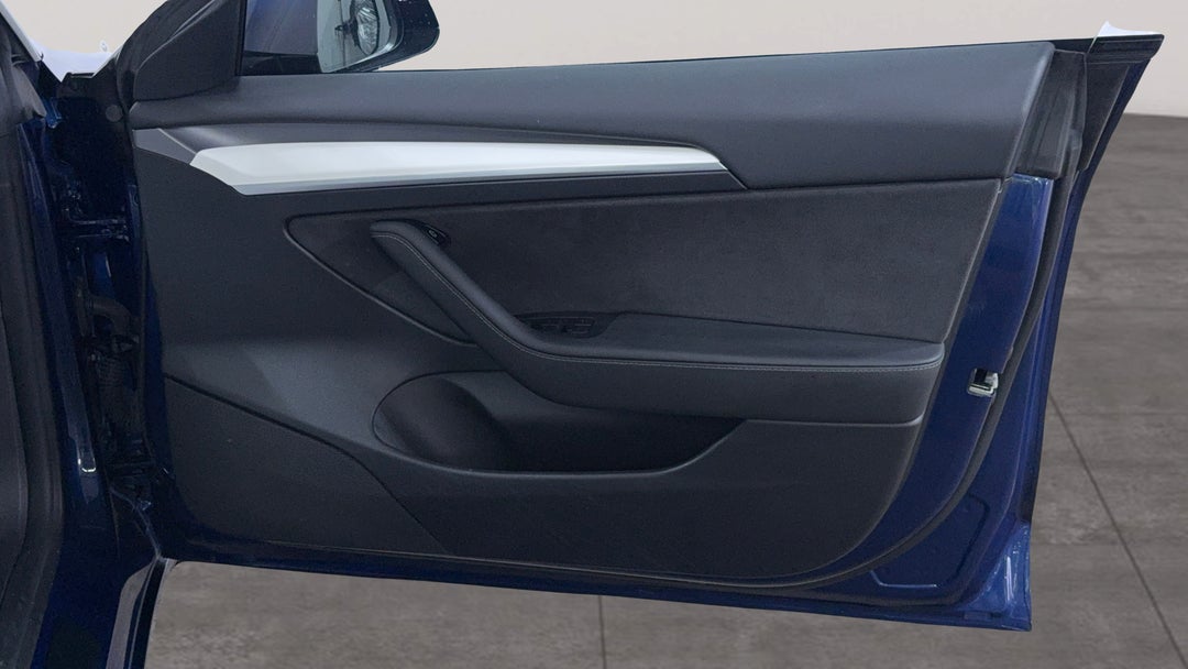 2021 Tesla Model 3 Standard Range Plus RWD, Automatic, 52580 km, Speaker View