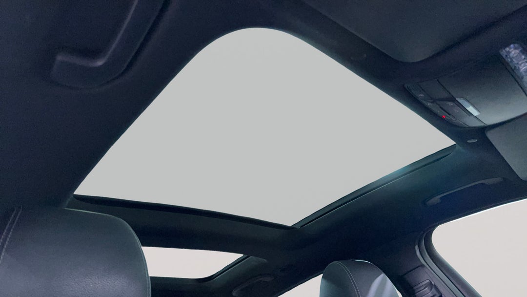 2019 Mercedes-benz GLC 200, Automatic, 68705 km, Interior Sunroof/Moonroof