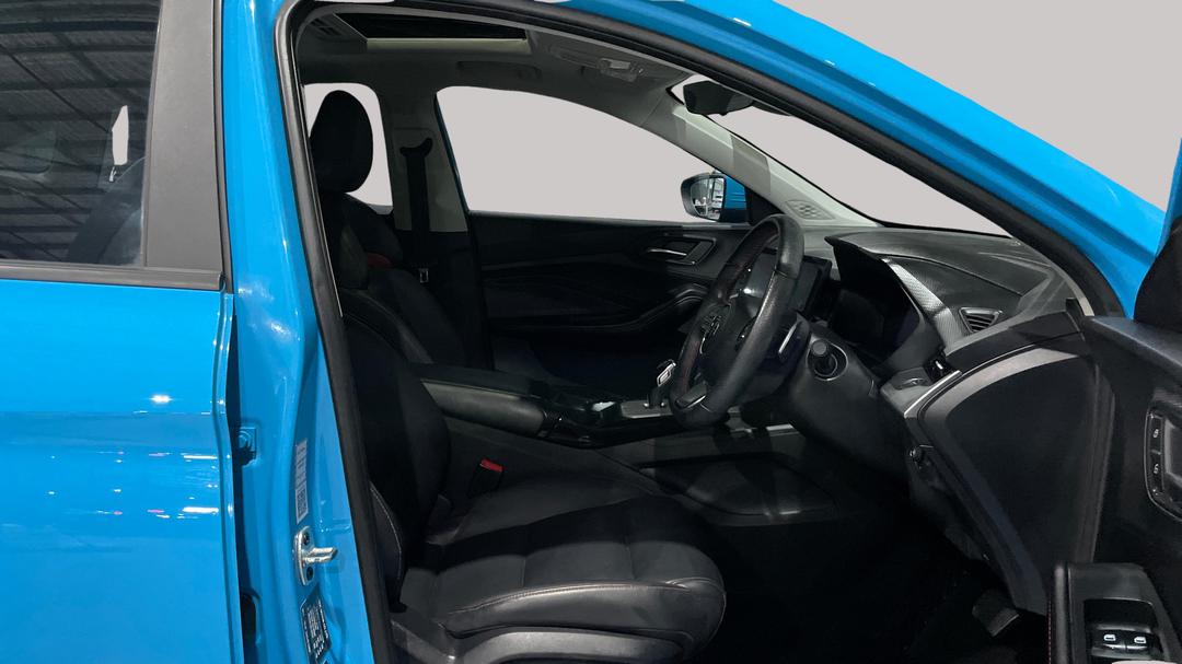 2023 MG Mg5 Essence, Automatic, 54990 km, Right Side Front Door Cabin View