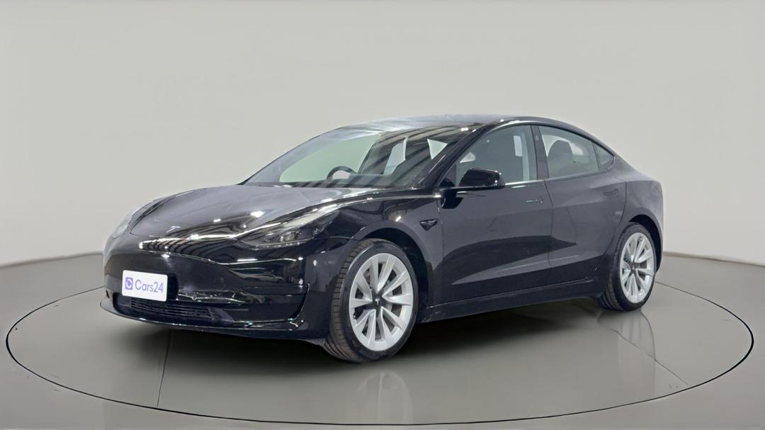 2021 Tesla Model 3 Standard Range Plus RWD, Automatic, 28430 km, Left Front Diagonal (45- Degree) View