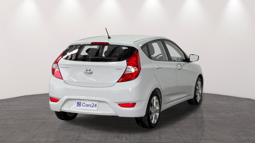 Right Back Diagonal (45- Degree) View