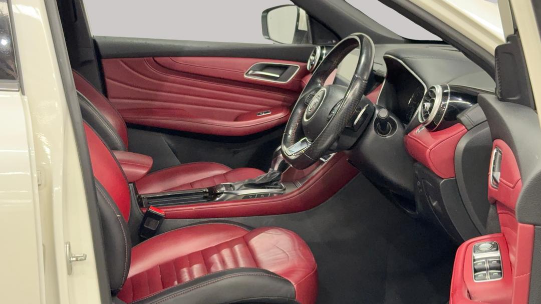 2020 MG HS Essence Anfield Edition, Automatic, 94135 km, Right Side Front Door Cabin View