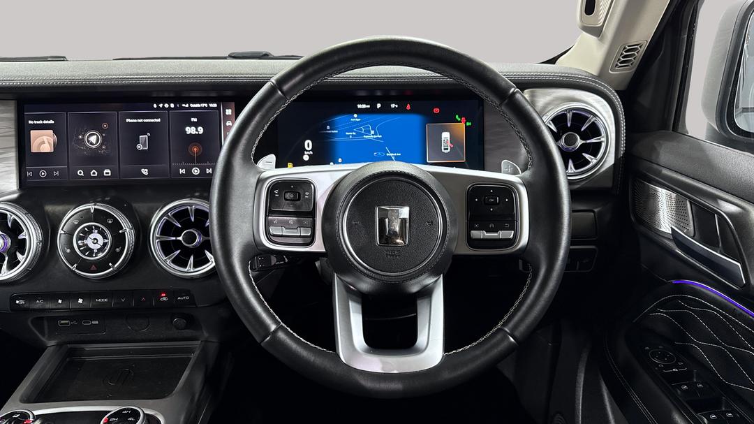 2025 GWM Tank 300 Ultra Diesel, Automatic, 27304 km, Steering Wheel Close-up