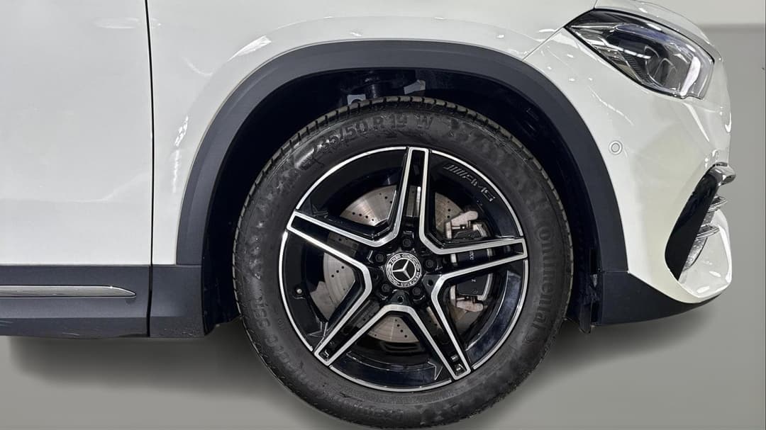 2021 Mercedes-benz GLA 250 4matic, Automatic, 16149 km, Right Front Wheel