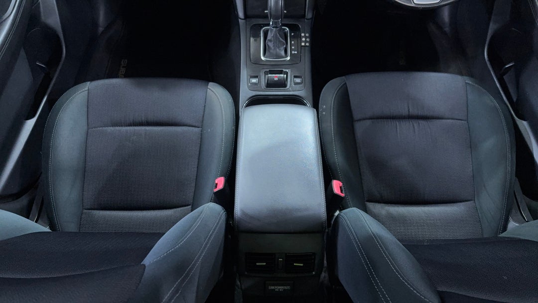 2018 Subaru Outback 2.0d Awd, Automatic, 92533 km, Center Console