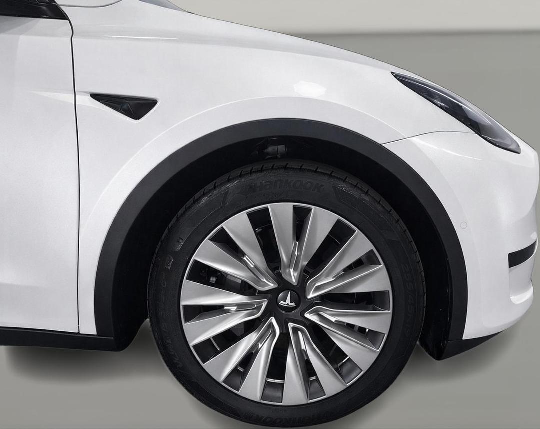 2022 Tesla Model Y Rear-wheel Drive, Automatic, 35135 km, Right Front Wheel