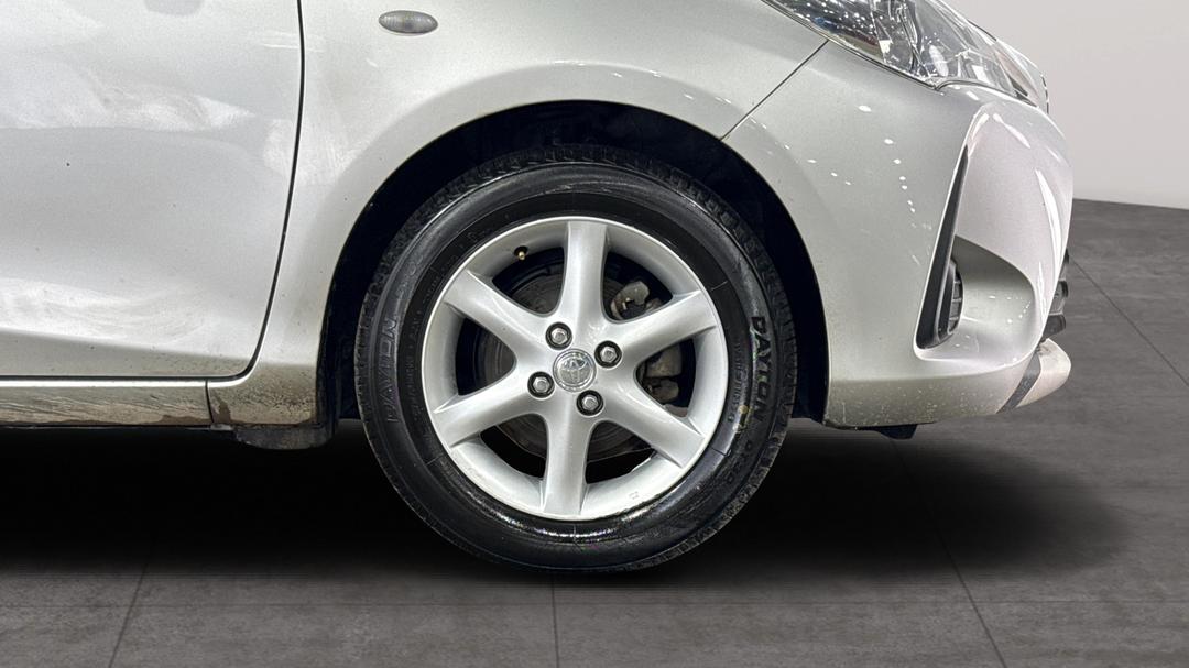 2018 Toyota Yaris Ascent, Automatic, 173441 km, Right Front Wheel