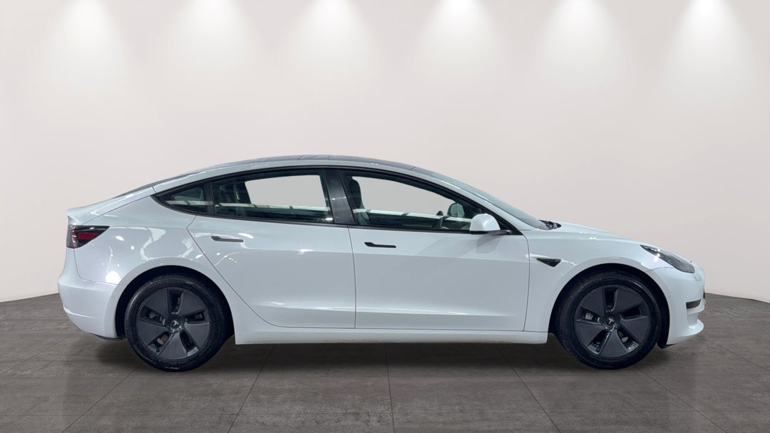2021 Tesla Model 3 Standard Range Plus RWD, Automatic, 56712 km, Right Side View