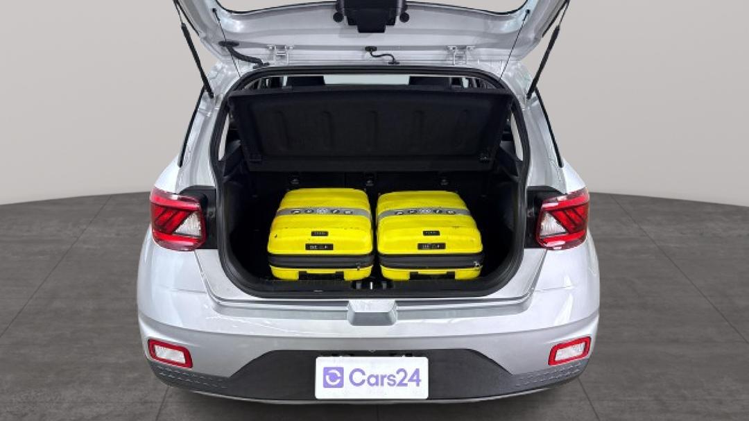 2025 Hyundai Venue Venue, Automatic, 23221 km, Boot Inside View with Luggage