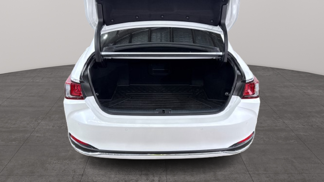 2023 Lexus Es300h Luxury (hybrid), Automatic, 15077 km, Boot Inside View