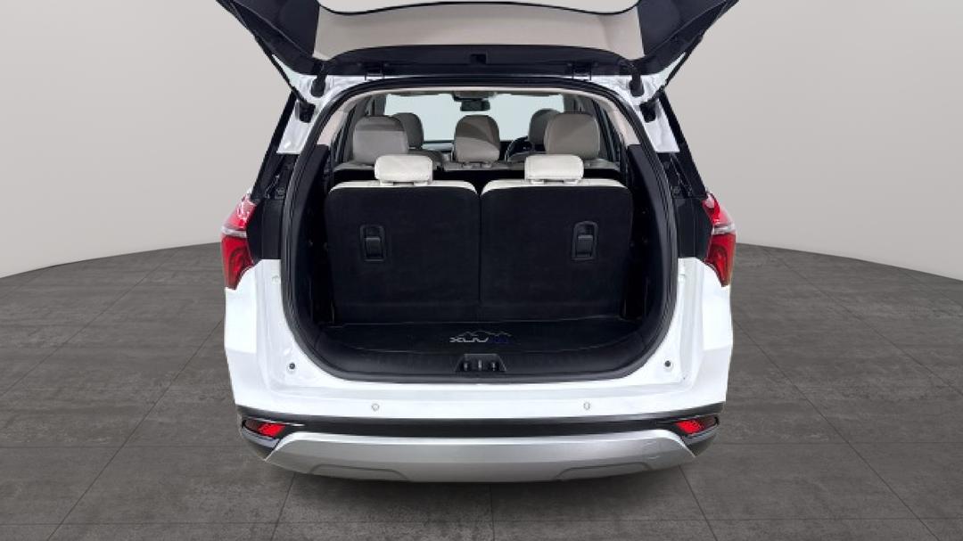 2023 Mahindra Xuv700 Ax7l, Automatic, 60220 km, Boot Inside View