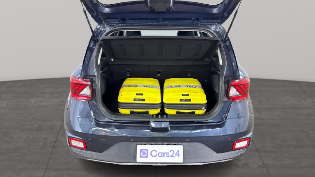 2021 Hyundai Venue Active, Automatic, 57458 km, Boot Inside View with Luggage