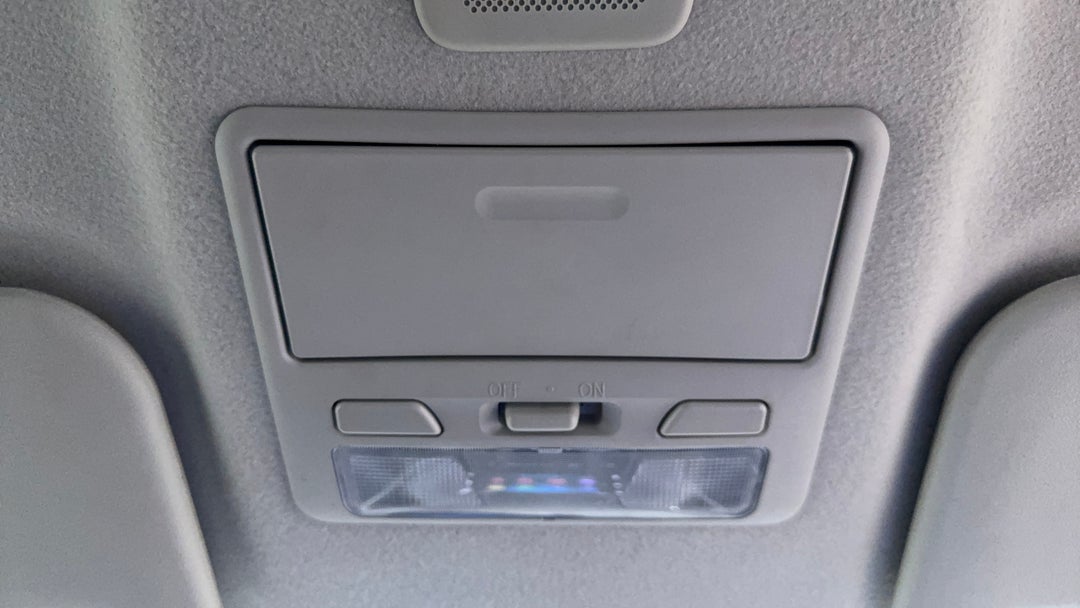 On-Roof Controls/Sunglass holder