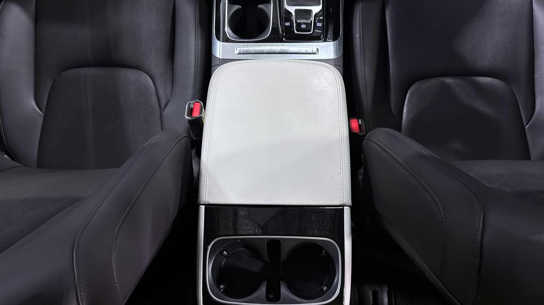 2023 Kia Carnival Special Edition, Automatic, 42096 km, Center Console