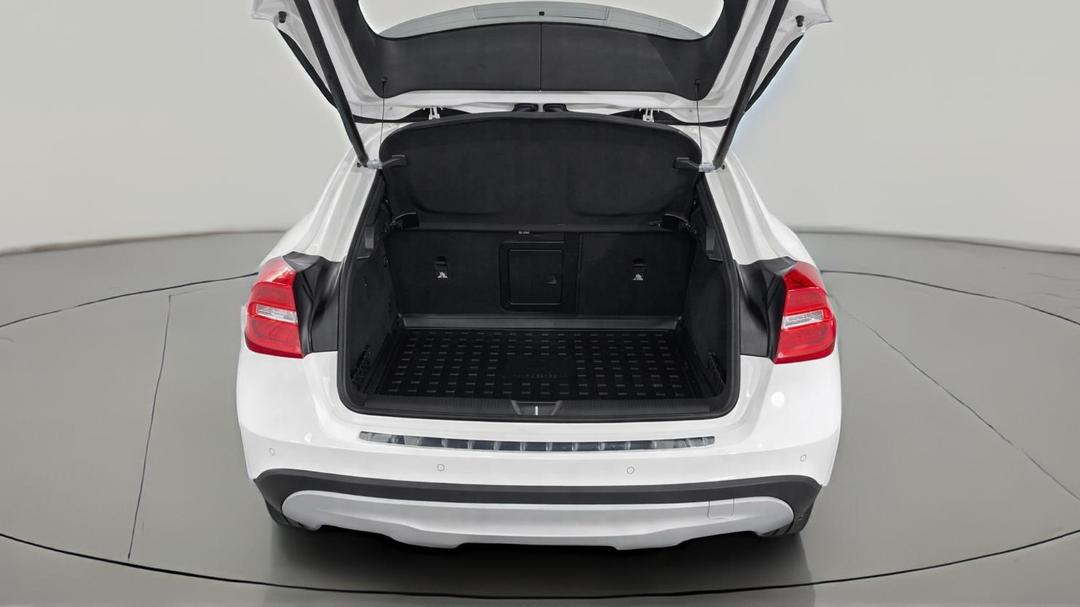 2016 Mercedes-benz GLA 180, Automatic, 90592 km, Boot Inside View