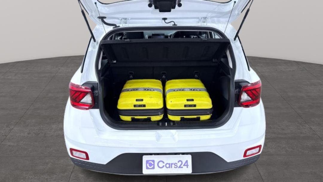 2025 Hyundai Venue Venue, Automatic, 26493 km, Boot Inside View with Luggage