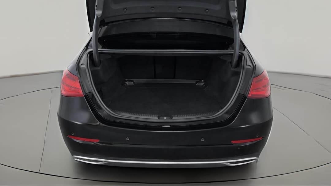 2022 Mercedes-benz C200 Mhev, Automatic, 52968 km, Boot Inside View