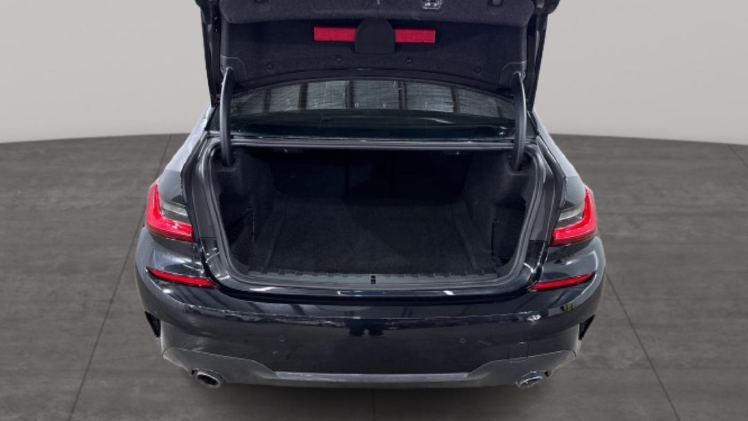 2021 BMW 3 30i M Sport, Automatic, 58055 km, Boot Inside View