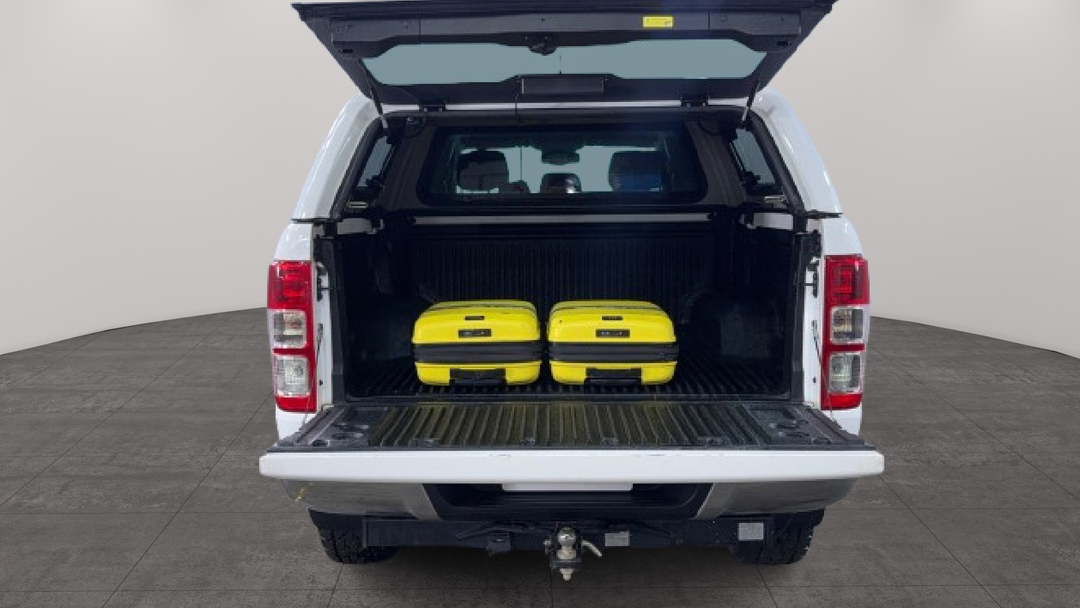 2020 Ford Ranger Xlt 3.2 (4x4), Automatic, 75543 km, Boot Inside View with Luggage