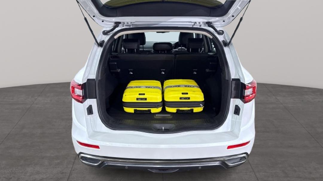 2020 Renault Koleos Black Edition, Automatic, 58444 km, Boot Inside View with Luggage