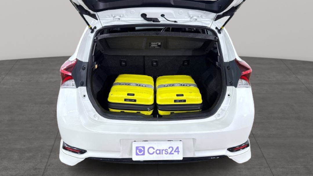 2018 Toyota Corolla Zr, Automatic, 78210 km, Boot Inside View with Luggage