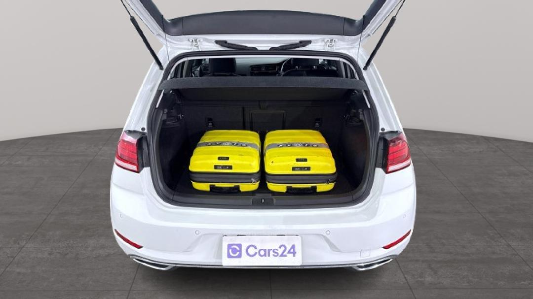 2019 Volkswagen Golf 110 Tsi Highline, Automatic, 81660 km, Boot Inside View with Luggage