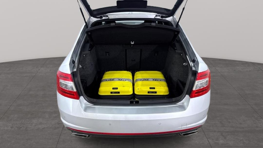 2015 SKODA Octavia Rs 162 Tsi, Automatic, 94691 km, Boot Inside View with Luggage