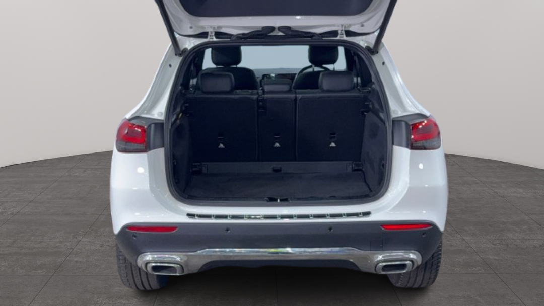 2021 Mercedes-benz GLA 200, Automatic, 35636 km, Boot Inside View