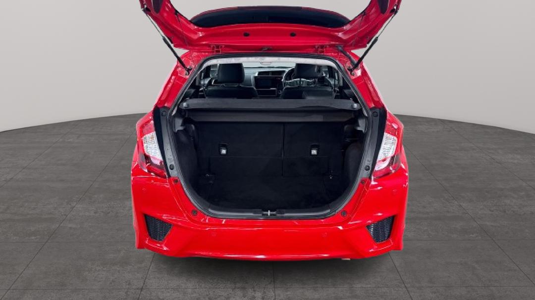 2015 Honda Jazz Vti-l, Automatic, 81613 km, Boot Inside View