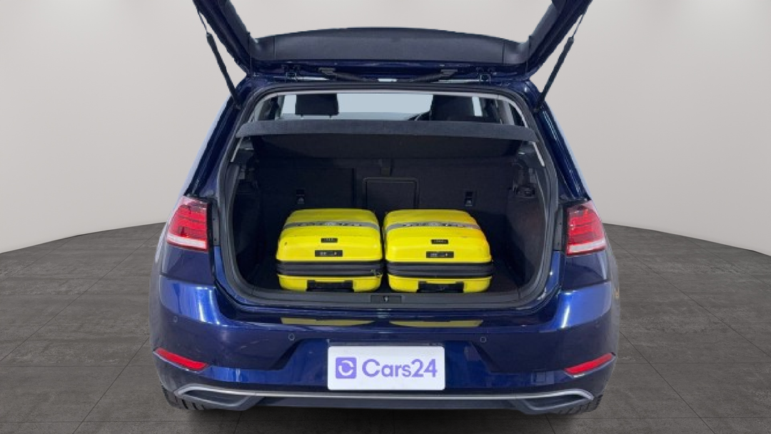 2018 Volkswagen Golf 110 Tsi Comfortline, Automatic, 104628 km, Boot Inside View with Luggage