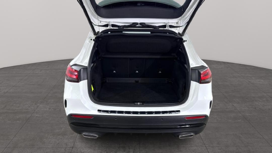 2020 Mercedes-benz GLA 200, Automatic, 72379 km, Boot Inside View