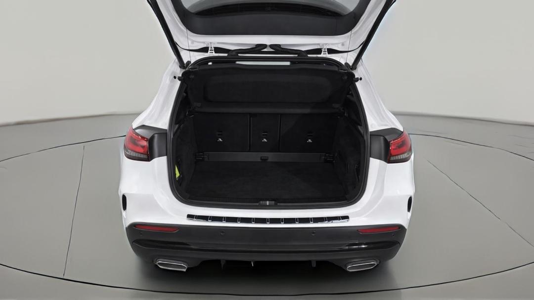 2020 Mercedes-benz GLA 200, Automatic, 72379 km, Boot Inside View
