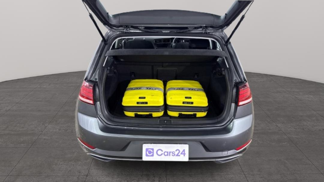 2018 Volkswagen Golf 110 Tsi Comfortline, Automatic, 53586 km, Boot Inside View with Luggage