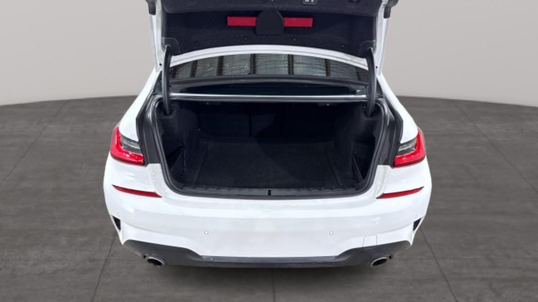 2021 BMW 3 20i M Sport, Automatic, 83359 km, Boot Inside View