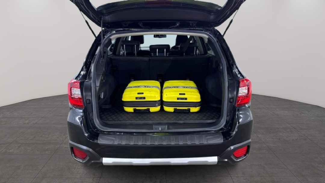 2016 Subaru Outback 2.5i Premium AWD, Automatic, 118627 km, Boot Inside View with Luggage