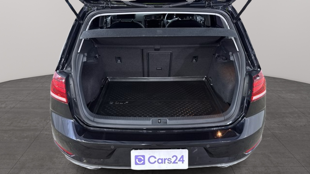 2018 Volkswagen Golf 110 Tsi Highline, Automatic, 85919 km, Boot Inside View