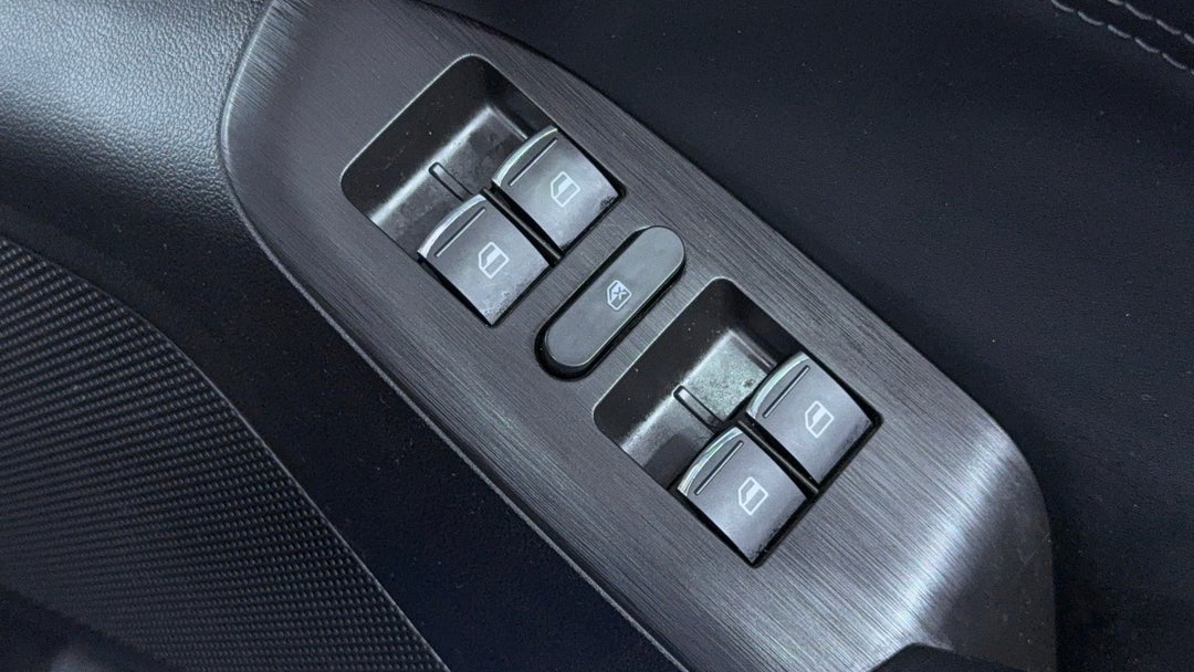 2021 GWM Ute Cannon (4x4), Automatic, 49043 km, Drivers Side Door Panel Controls