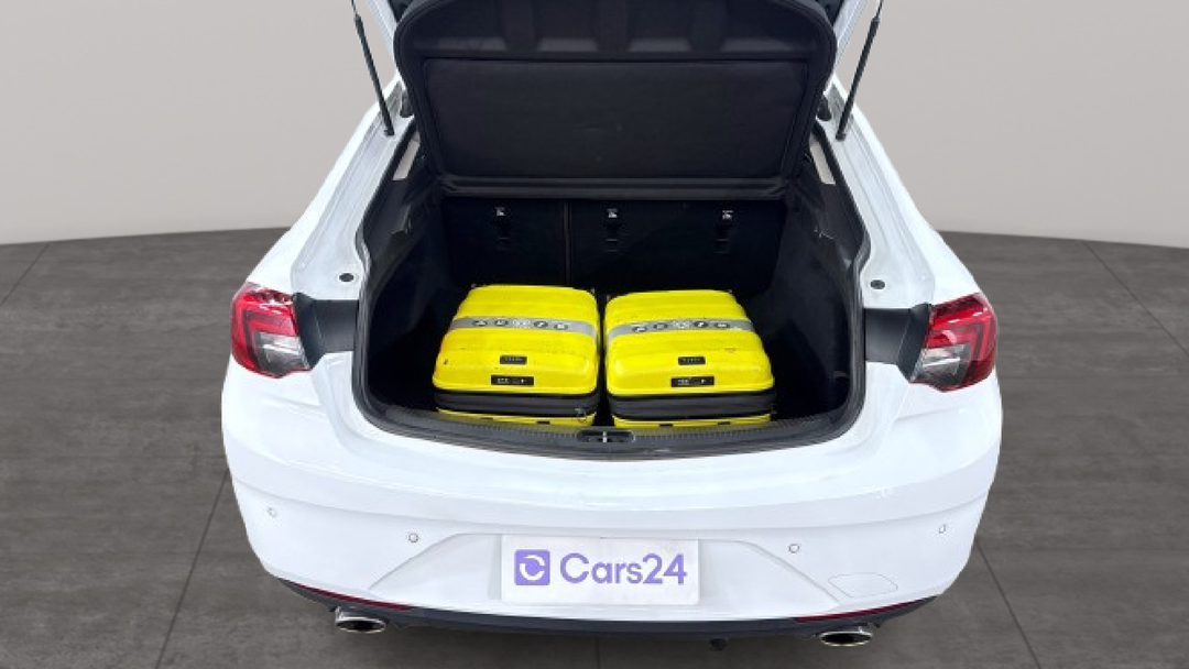 2017 Holden Commodore Lt, Automatic, 106446 km, Boot Inside View with Luggage