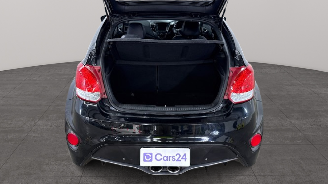 2015 Hyundai Veloster Sr Turbo, Automatic, 83696 km, Boot Inside View