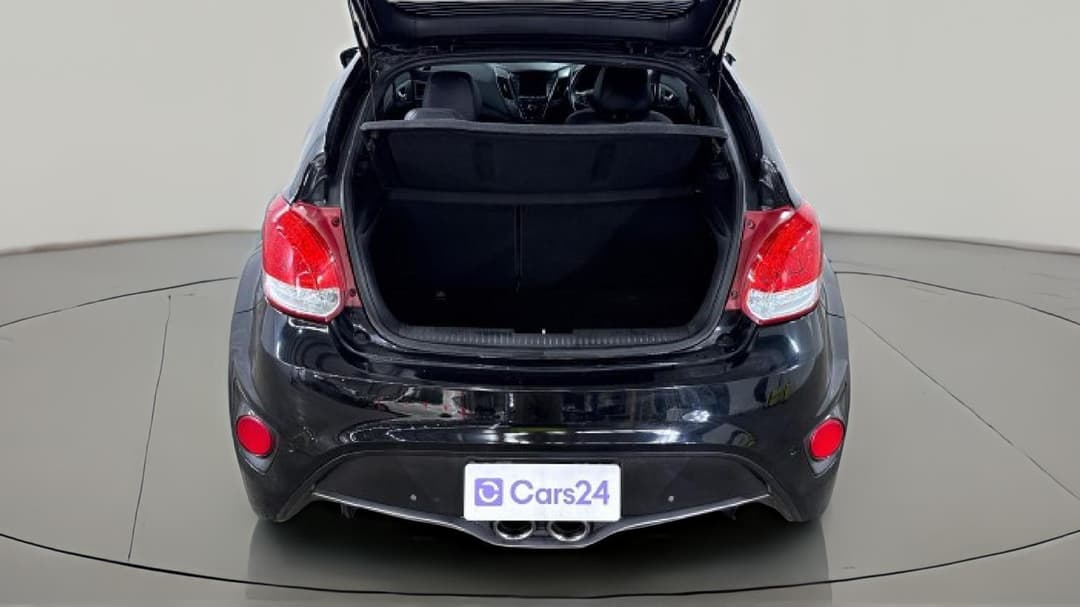 2015 Hyundai Veloster Sr Turbo, Automatic, 83696 km, Boot Inside View