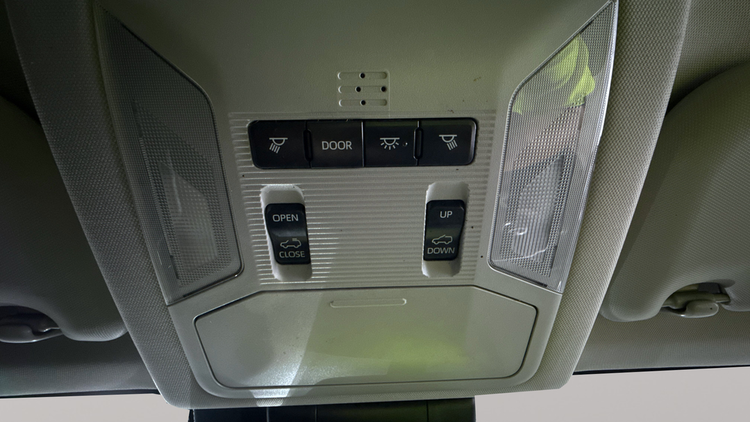 2021 Toyota RAV4 Cruiser (2WD), Automatic, 101962 km, On-Roof Controls/Sunglass holder