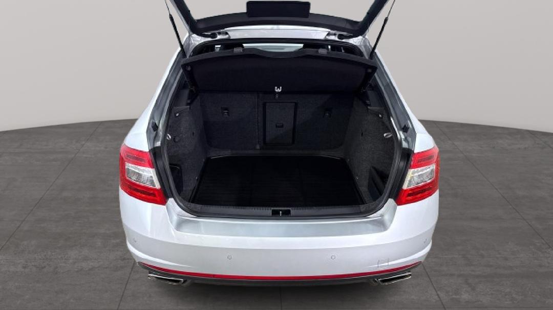 2015 SKODA Octavia Rs 162 Tsi, Automatic, 94691 km, Boot Inside View