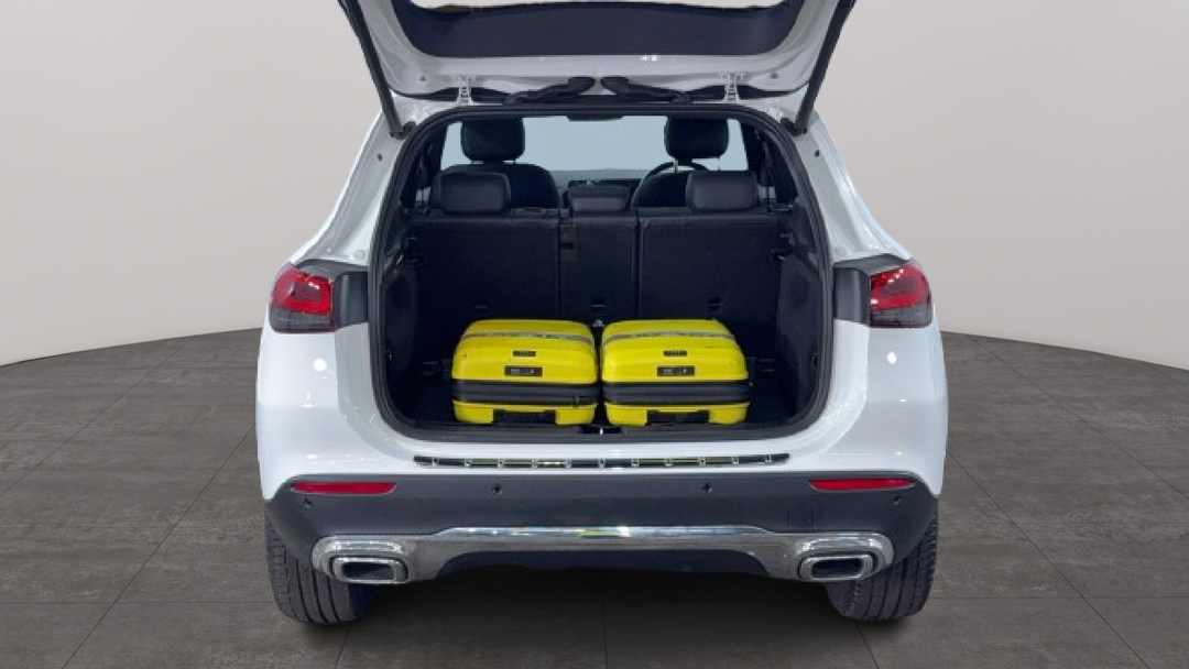 2021 Mercedes-benz GLA 200, Automatic, 35636 km, Boot Inside View with Luggage