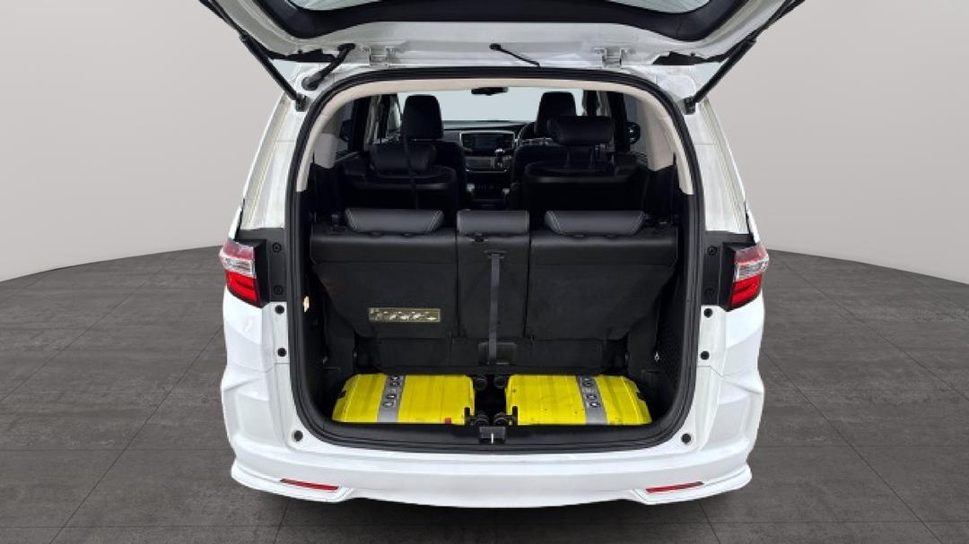 2017 Honda Odyssey Vti-l, Automatic, 106010 km, Boot Inside View with Luggage
