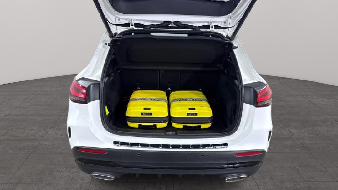 2020 Mercedes-benz GLA 200, Automatic, 72379 km, Boot Inside View with Luggage
