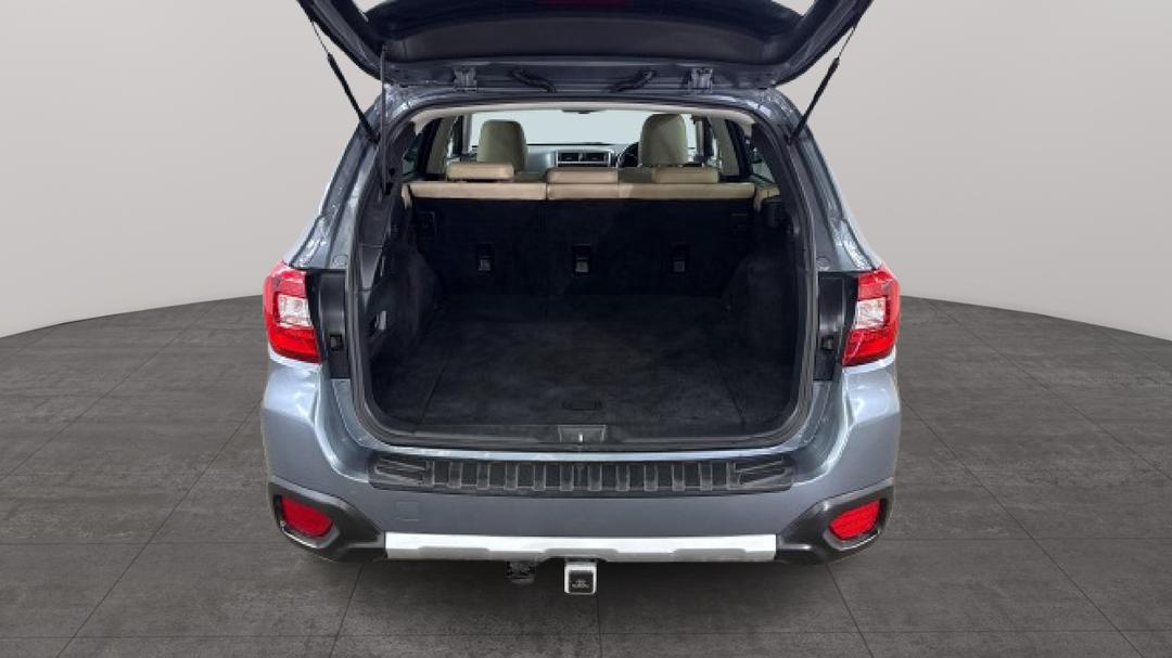 2018 Subaru Outback 2.5i Premium AWD, Automatic, 117105 km, Boot Inside View